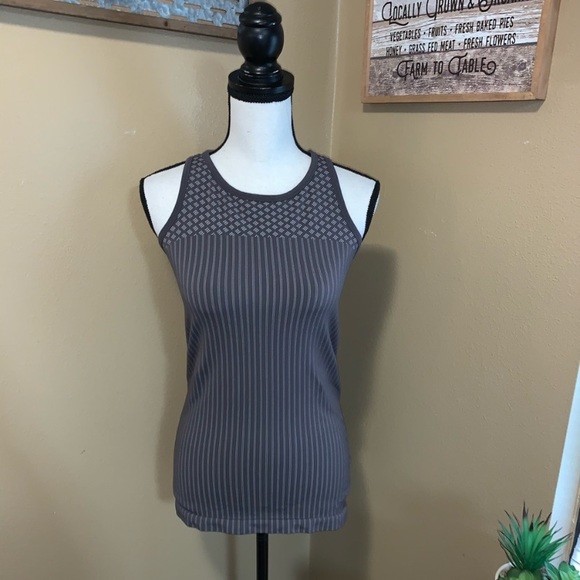 Athleta Tops - Athleta gray medium GUC racerback gym tank top